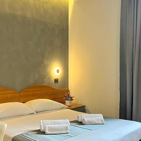 מילאנו Hotel Sara מראה חיצוני תמונה