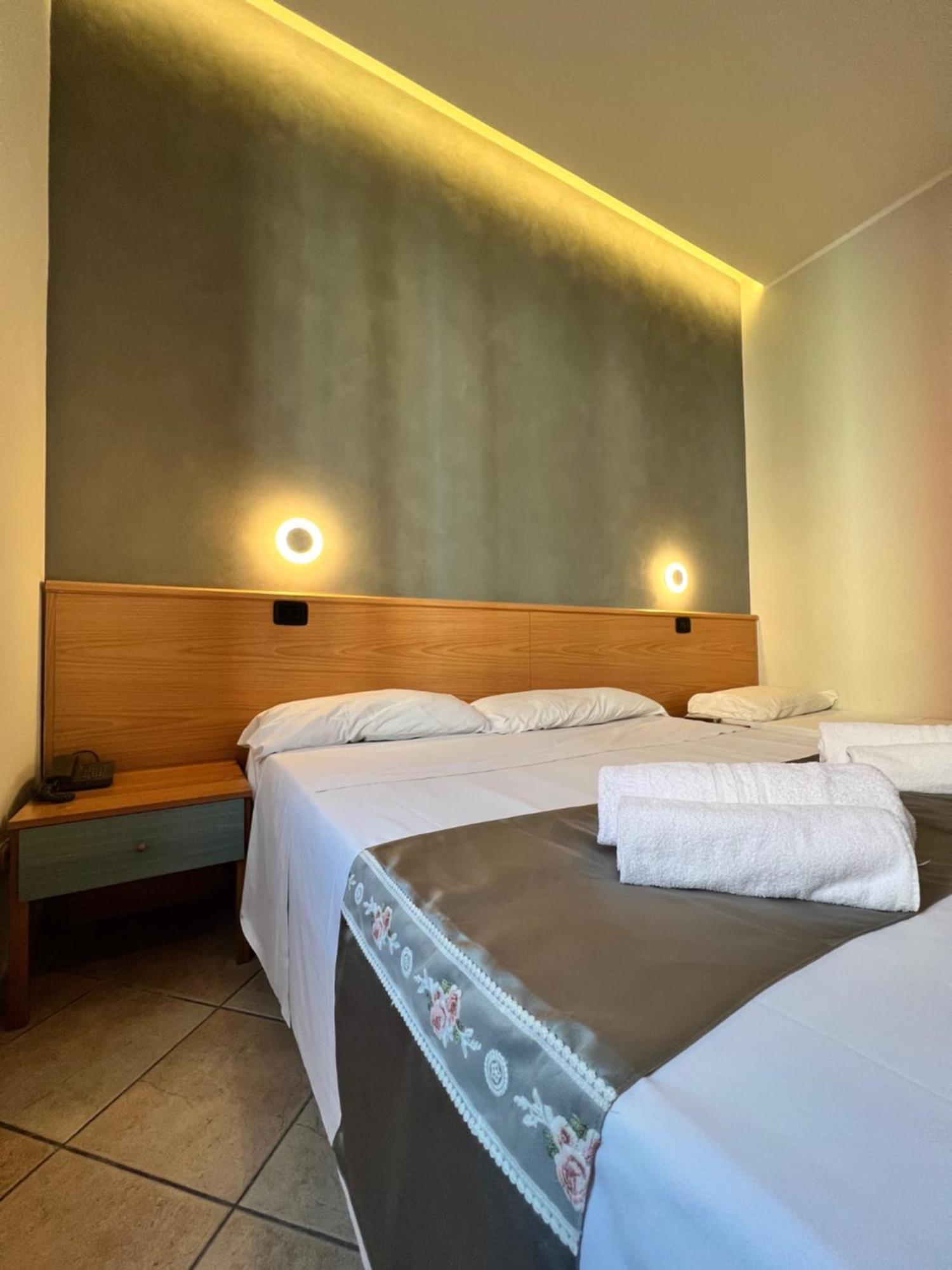 מילאנו Hotel Sara מראה חיצוני תמונה